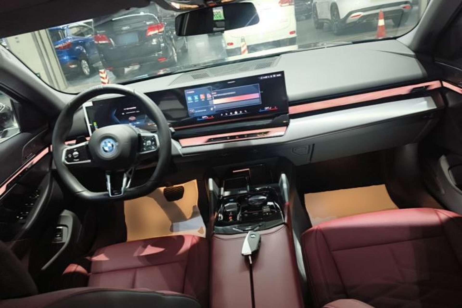 Used BMW i5 2025 eDrive 40L M Sport Package Center Console