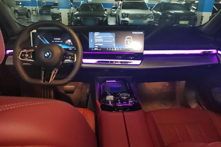 Used BMW i5 2025 eDrive 35L M Sport Package Center Console