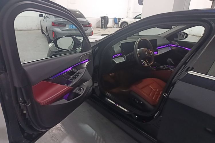Used BMW i5 2025 eDrive 40L M Sport Package Driver Seat