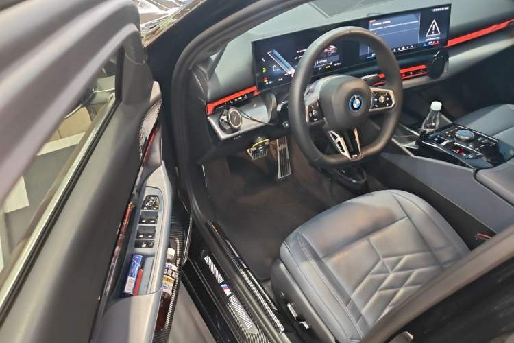 Used BMW i5 2025 eDrive 40L M Sport Package Driver Seat
