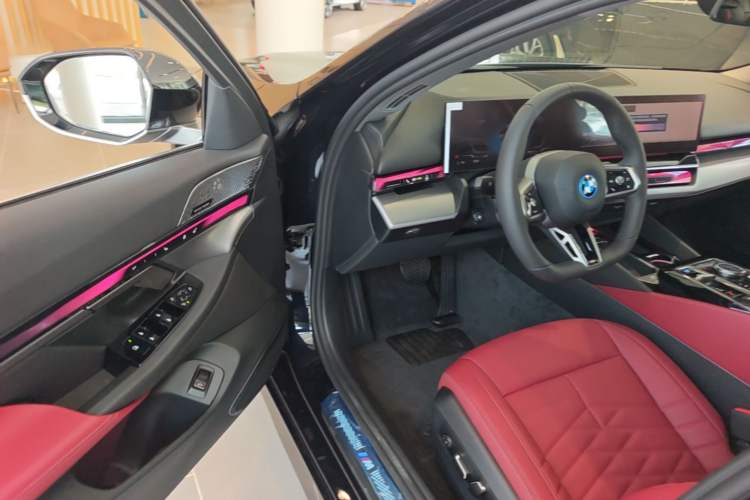 Used BMW i5 2025 eDrive 40L M Sport Package Driver Seat
