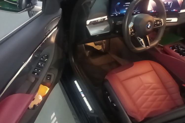 Used BMW i5 2025 eDrive 40L M Sport Package Driver Seat