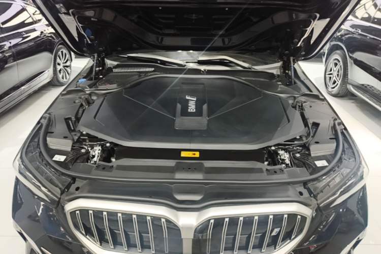 Used BMW i5 2025 eDrive 40L M Sport Package Engine Bay
