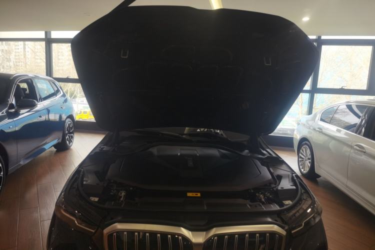 Used BMW i5 2025 eDrive 40L M Sport Package Engine Bay