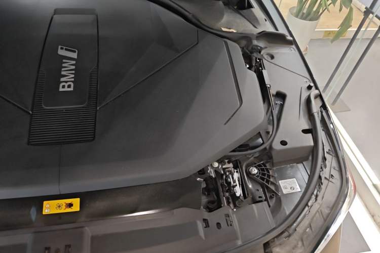 Used BMW i5 2025 eDrive 40L M Sport Package Engine Bay Left