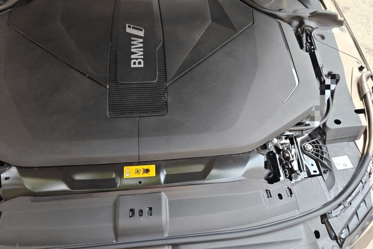 Used BMW i5 2025 eDrive 35L M Sport Package Engine Bay Left