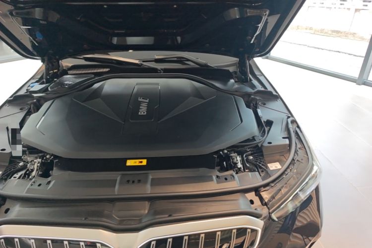 Used BMW i5 2025 eDrive 40L M Sport Package Engine Bay Left