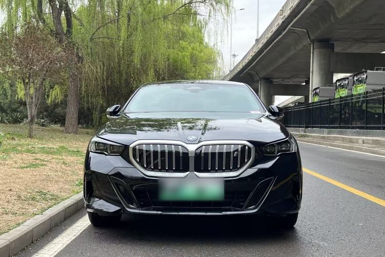 Used BMW i5 2025 eDrive 40L M Sport Package Exterior 1