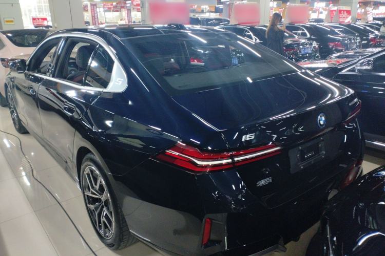Used BMW i5 2025 eDrive 40L M Sport Package Exterior 2