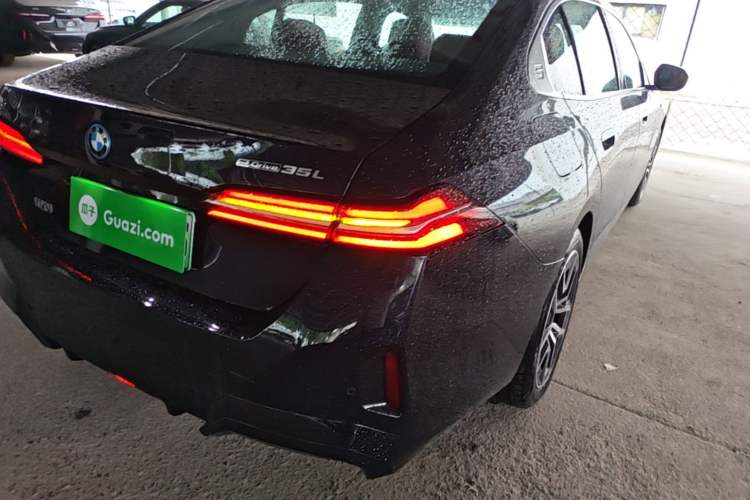 Used BMW i5 2025 eDrive 35L M Sport Package Exterior 3