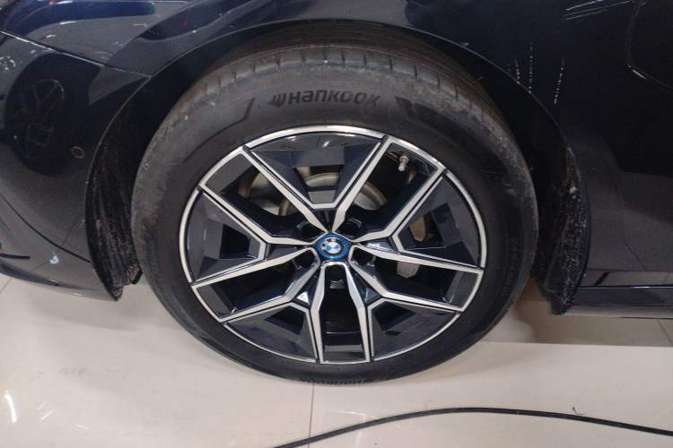Used BMW i5 2025 eDrive 40L M Sport Package Exterior 4