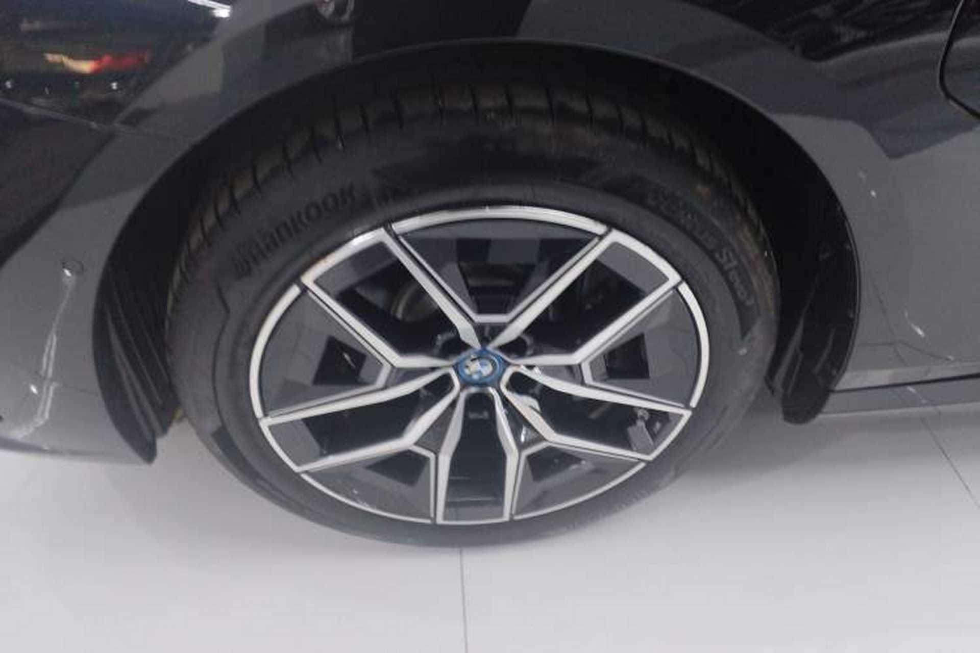 Used BMW i5 2025 eDrive 40L M Sport Package Exterior 4
