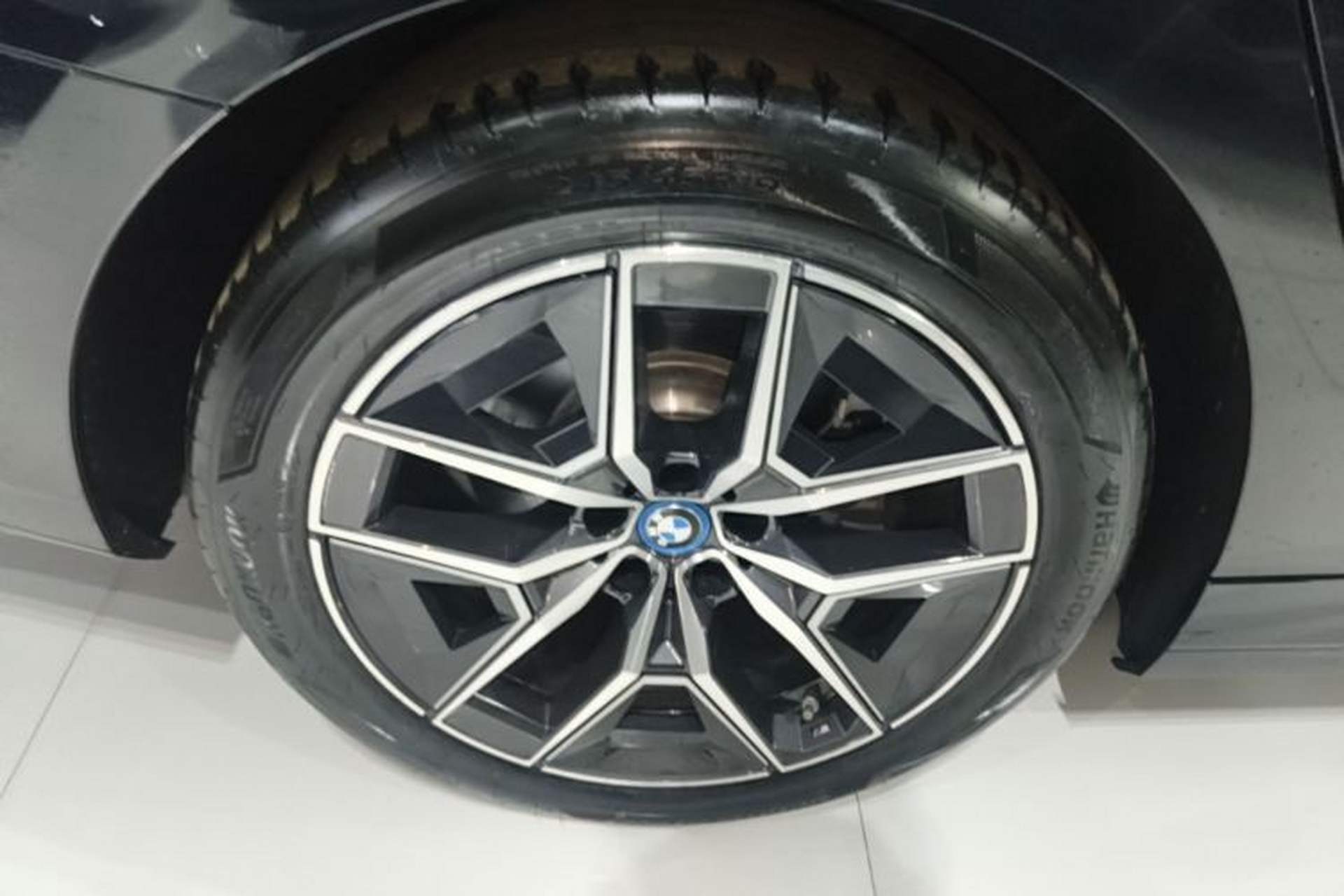 Used BMW i5 2025 eDrive 40L M Sport Package Exterior 5