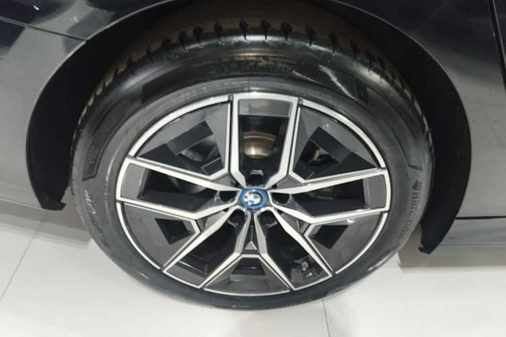 Used BMW i5 2025 eDrive 40L M Sport Package Exterior 5