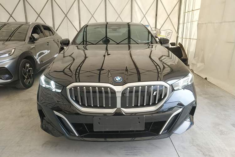 Used BMW i5 2025 eDrive 40L M Sport Package Front