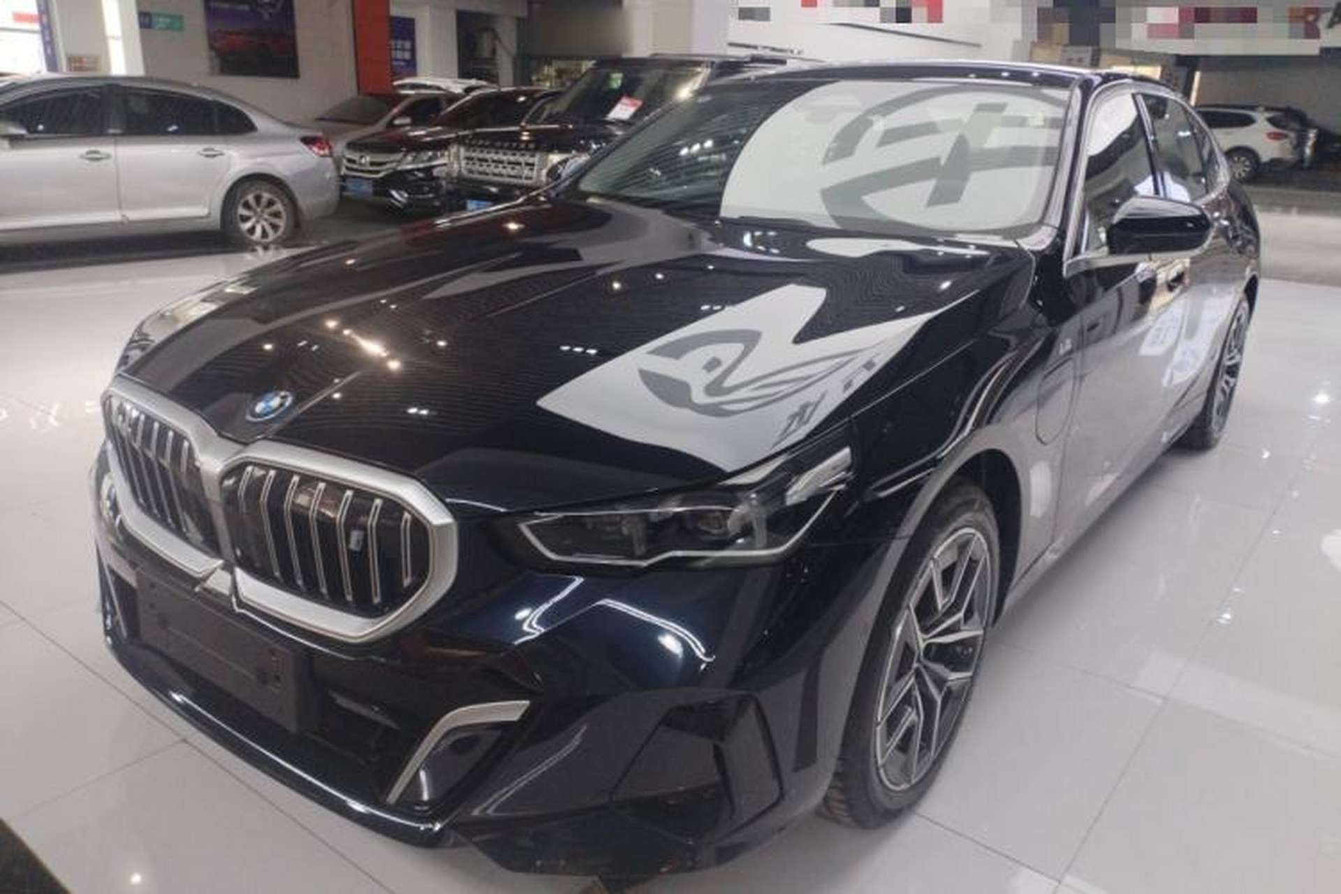 Used BMW i5 2025 eDrive 40L M Sport Package Front Left 45 Deg