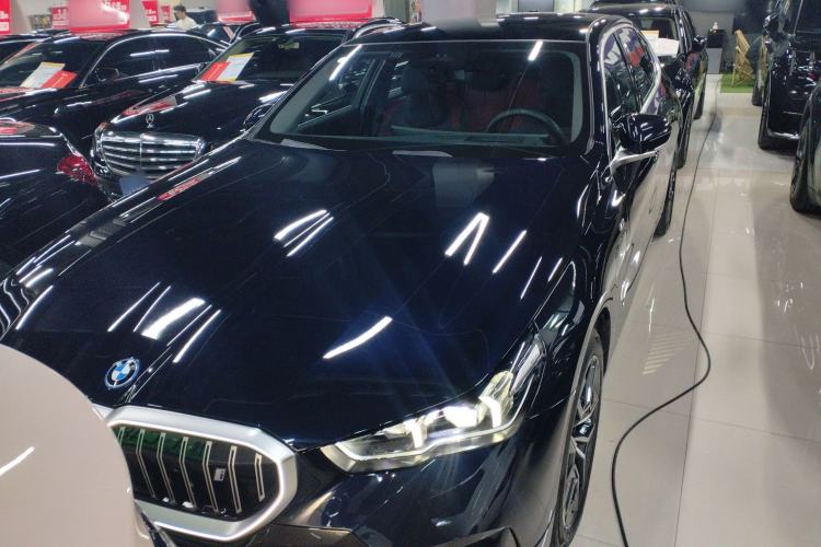 Used BMW i5 2025 eDrive 40L M Sport Package Front