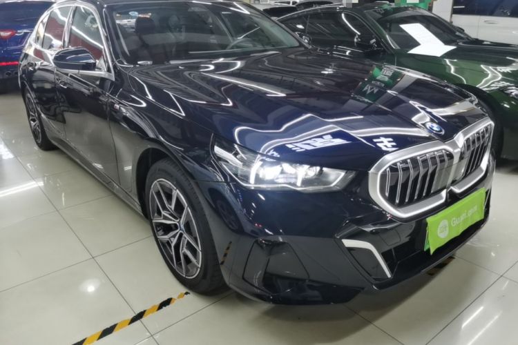 Used BMW i5 2025 eDrive 40L M Sport Package Front Right 45 Deg