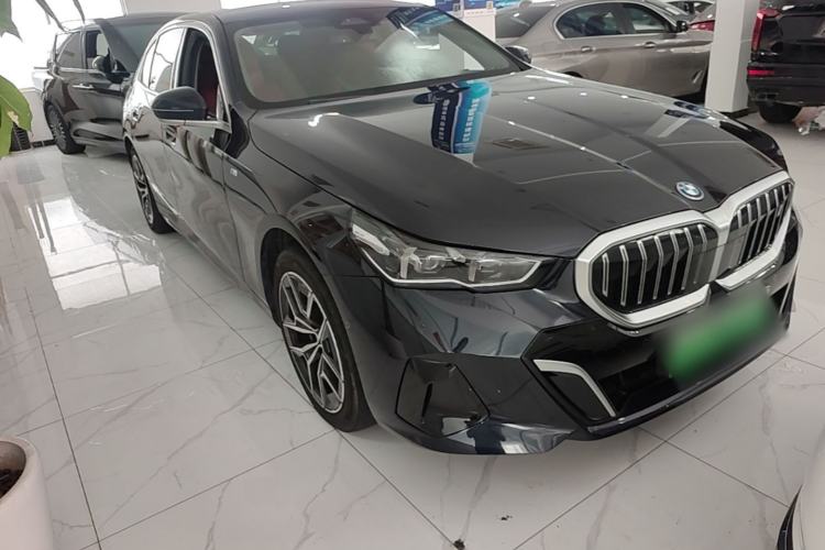 Used BMW i5 2025 eDrive 35L M Sport Package Front Right 45 Deg