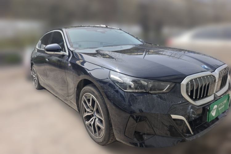 Used BMW i5 2025 eDrive 35L M Sport Package Front Right 45 Deg