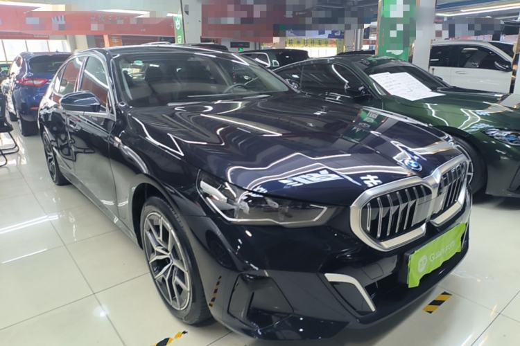Used BMW i5 2025 eDrive 40L M Sport Package Front Right 45 Deg