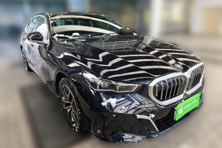 Used BMW i5 2025 eDrive 40L M Sport Package Front Right 45 Deg