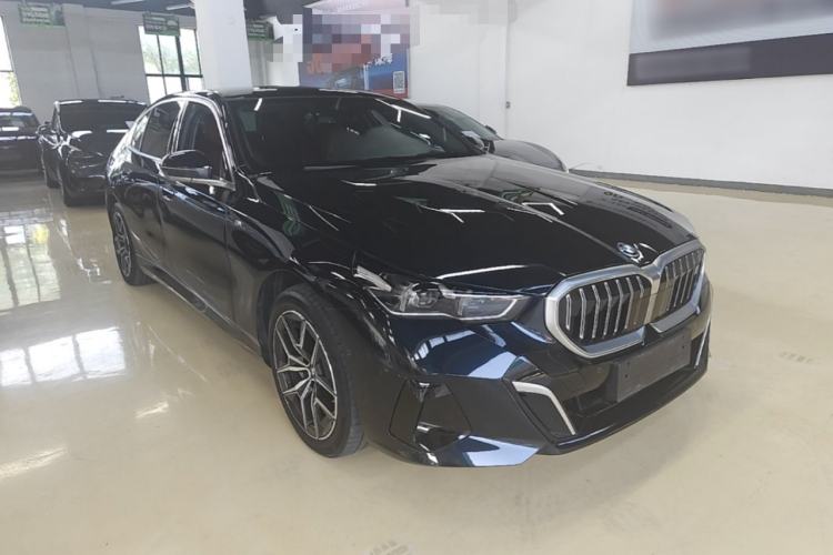Used BMW i5 2025 eDrive 35L M Sport Package Front Right 45 Deg