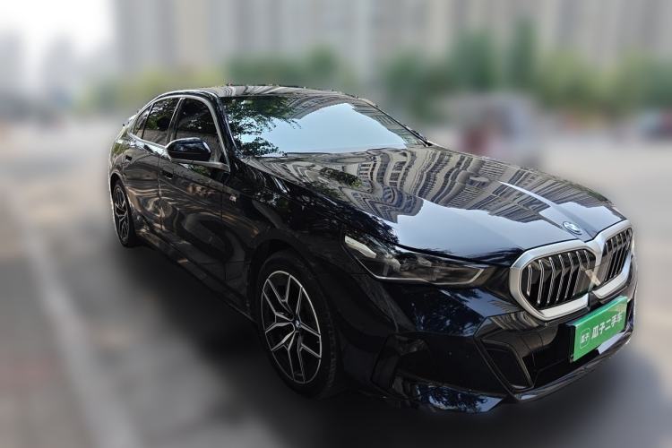 Used BMW i5 2025 eDrive 35L M Sport Package Front Right 45 Deg