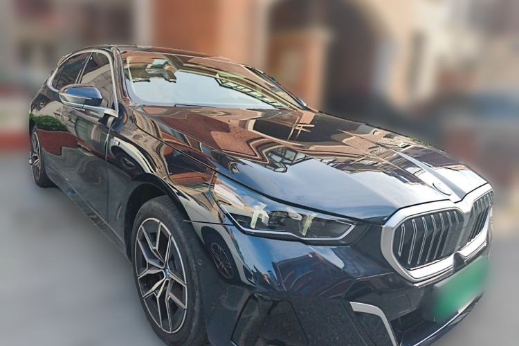 Used BMW i5 2025 eDrive 35L M Sport Package Front Right 45 Deg