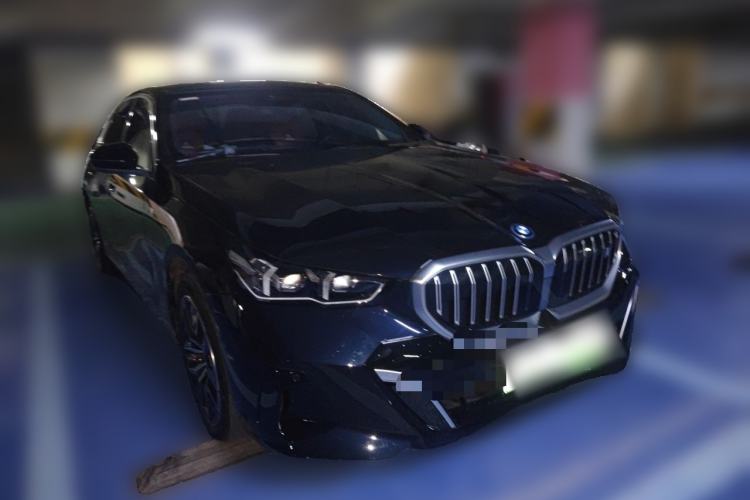 Used BMW i5 2025 eDrive 35L M Sport Package Front Right 45 Deg