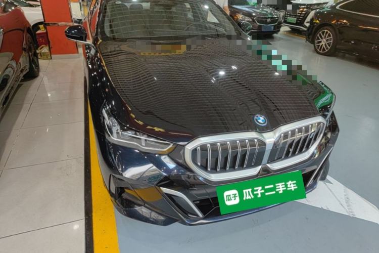 Used BMW i5 2025 eDrive 40L M Sport Package Front Right 45 Deg
