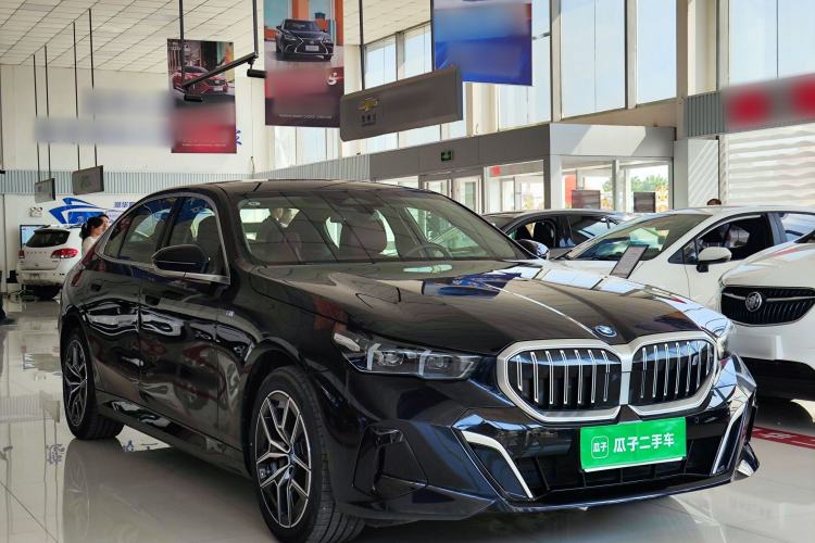 Used BMW i5 2025 eDrive 35L M Sport Package Front Right 45 Deg