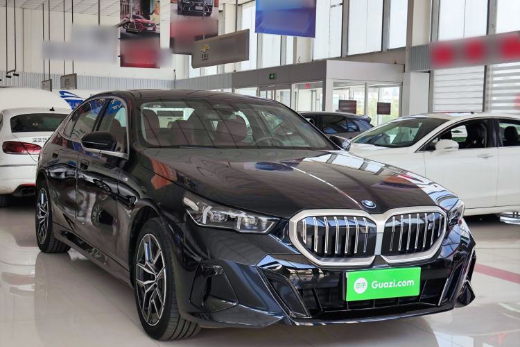 Used BMW i5 2025 eDrive 35L M Sport Package Front Right 45 Deg
