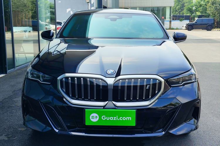 Used BMW i5 2025 eDrive 35L M Sport Package Front