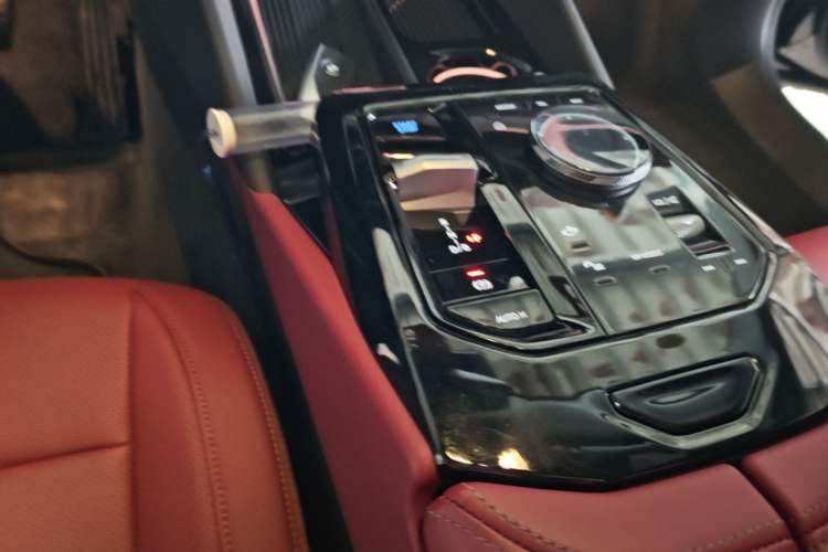 Used BMW i5 2025 eDrive 35L M Sport Package Gear Lever