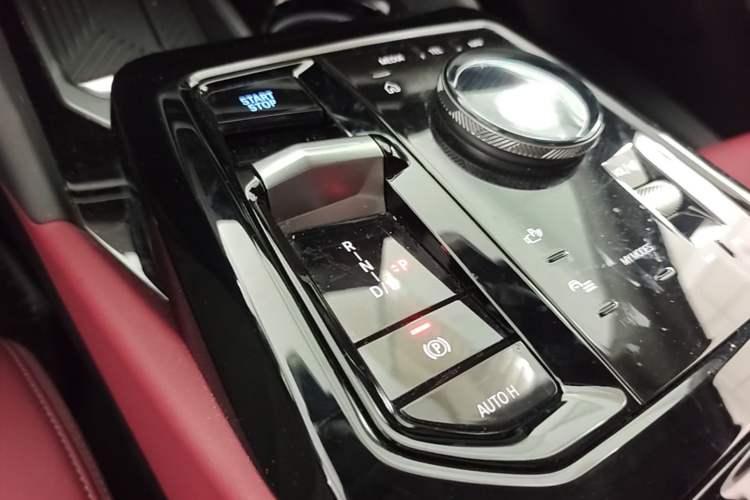 Used BMW i5 2025 eDrive 35L M Sport Package Gear Lever