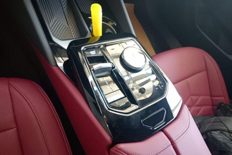 Used BMW i5 2025 eDrive 40L M Sport Package Gear Lever