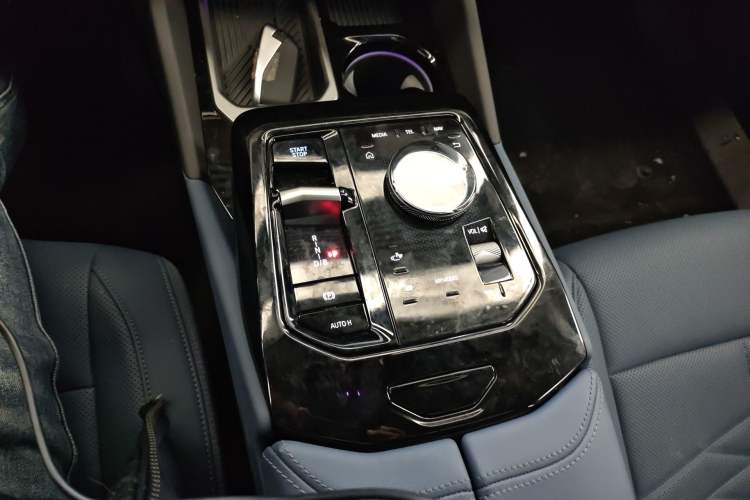 Used BMW i5 2025 eDrive 40L M Sport Package Gear Lever