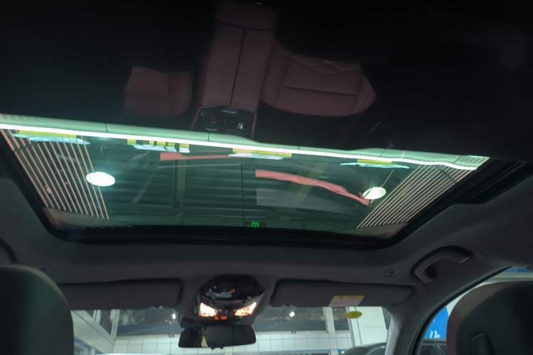 Used BMW i5 2025 eDrive 40L M Sport Package Headliner