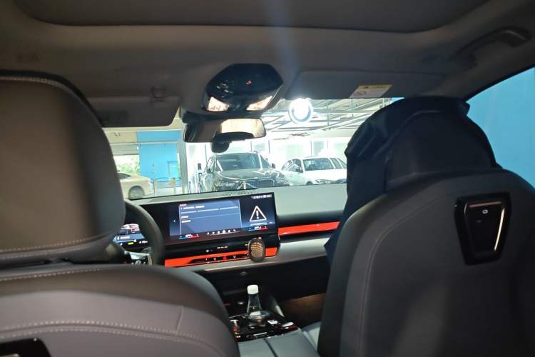 Used BMW i5 2025 eDrive 40L M Sport Package Headliner