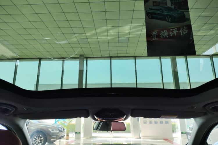 Used BMW i5 2025 eDrive 35L M Sport Package Headliner
