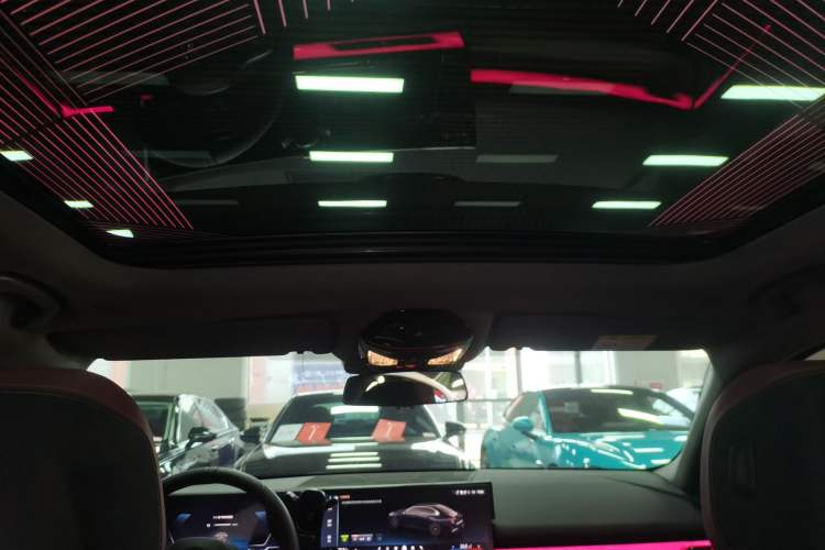 Used BMW i5 2025 eDrive 40L M Sport Package Headliner