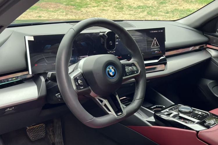Used BMW i5 2025 eDrive 40L M Sport Package Interior 2