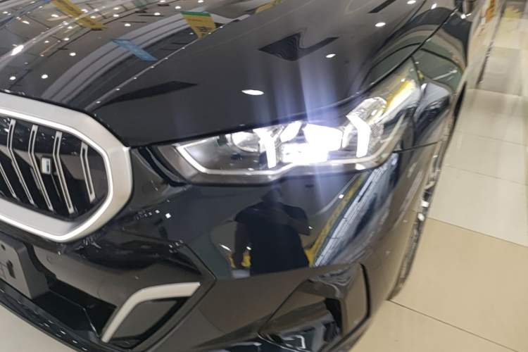 Used BMW i5 2025 eDrive 35L M Sport Package Left Front Headlight