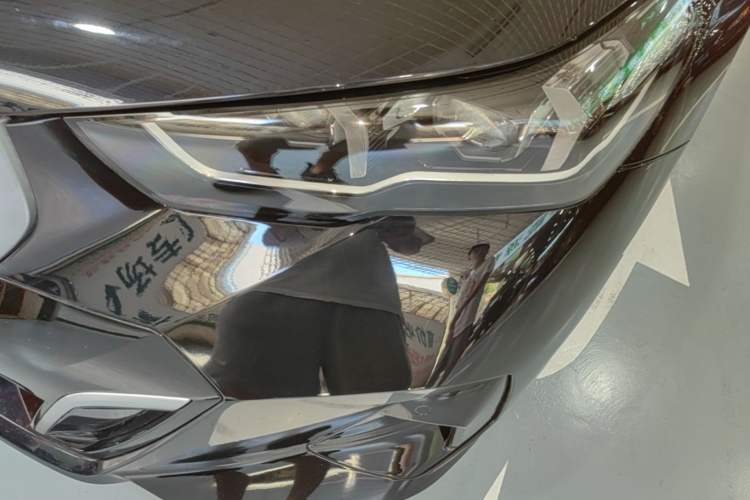 Used BMW i5 2025 eDrive 40L M Sport Package Left Front Headlight
