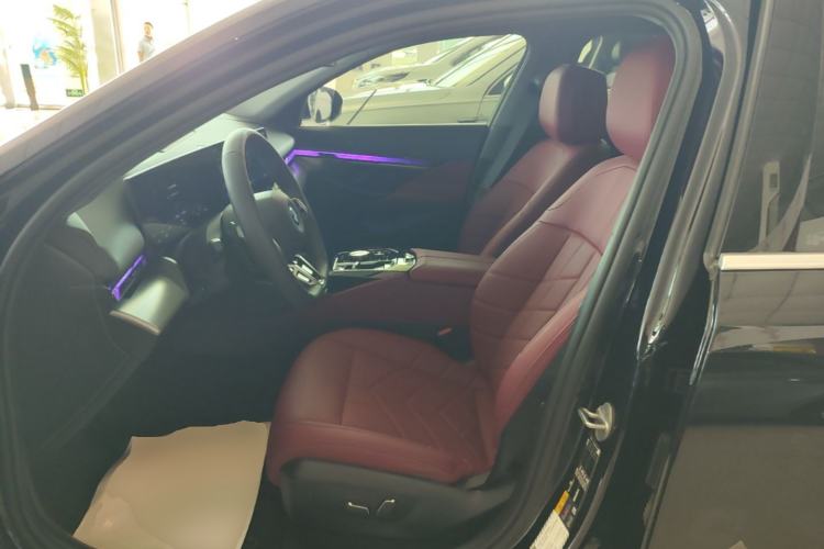 Used BMW i5 2025 eDrive 35L M Sport Package Left Front Seat