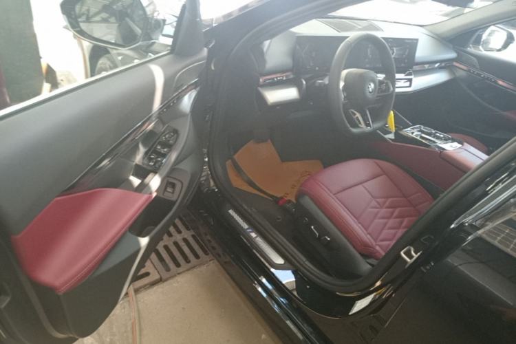 Used BMW i5 2025 eDrive 40L M Sport Package Left Front Seat
