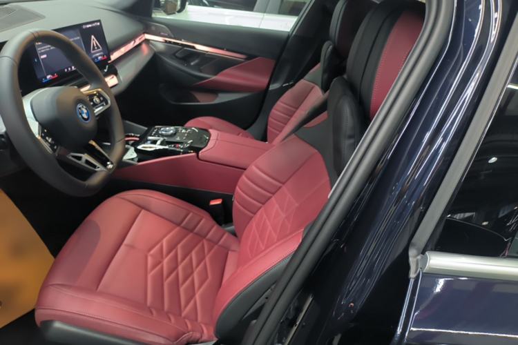 Used BMW i5 2025 eDrive 40L M Sport Package Left Front Seat