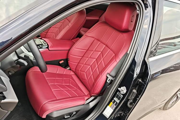 Used BMW i5 2025 eDrive 35L M Sport Package Left Front Seat