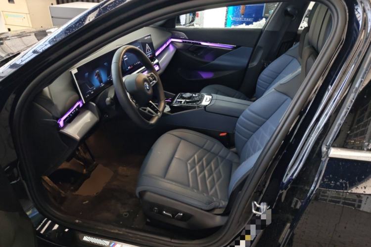 Used BMW i5 2025 eDrive 40L M Sport Package Left Front Seat